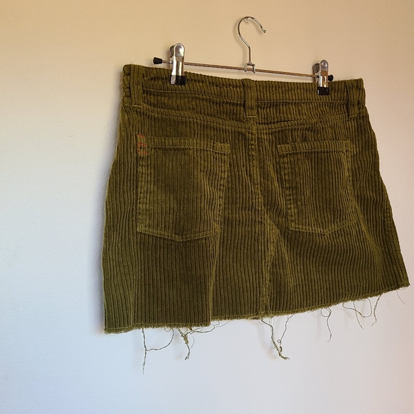☆BDG Urban Outfitters corduroy army green mini skirt size M☆ - Picture 7 of 14